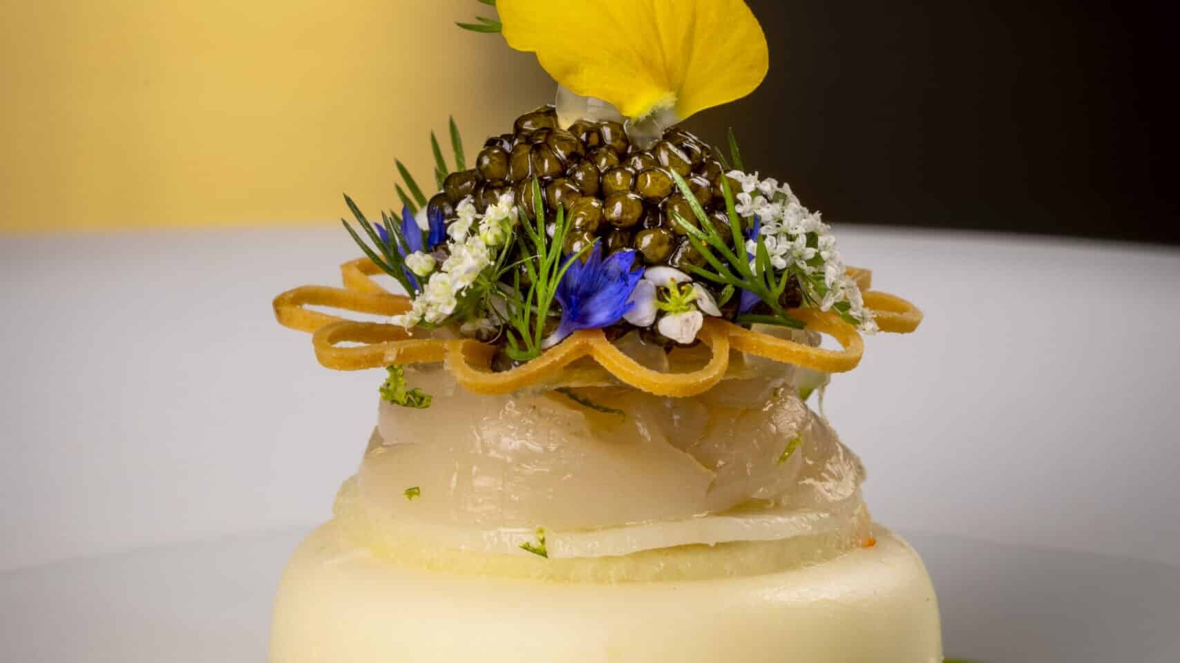 Restaurant Voltaire, Restaurant Voltaire Leersum, Parc Broekhuizen, Culinair Landgoed Parc Broekhuizen, Leersum, Utrechtse Heuvelrug, chef Falco Lens, Falco Lens, Michelinrestaurant, Michelinster, fine dining, gastronomisch restaurant, luxe restaurant, culinaire beleving, gastronomische keuken, verfijnde gerechten, lokale ingredi&euml;nten, eigen moestuin, gastronomisch diner, restaurant terras, terras aan het water, boutique hotel, historisch landgoed, restaurant Utrecht, uit eten Leersum, fine dining Nederland